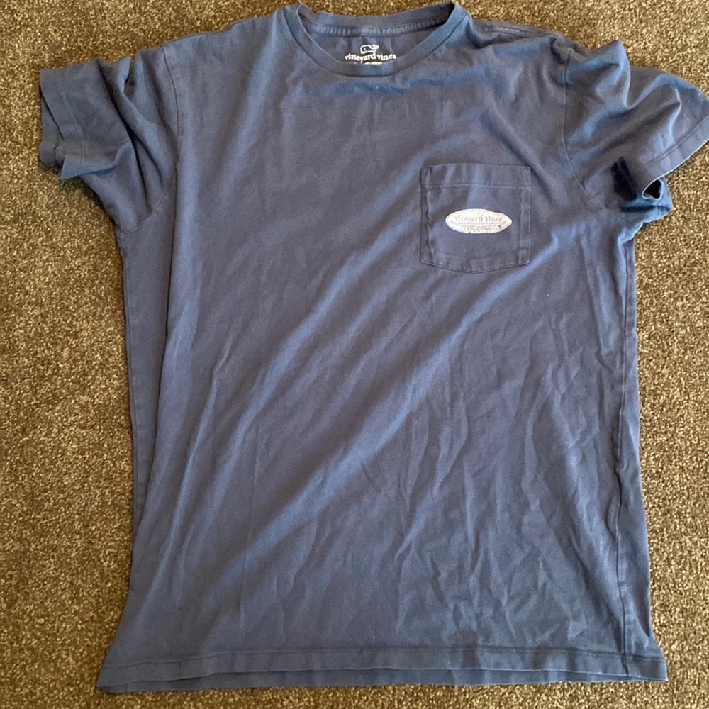 Vineyard Vines blue t-shirt